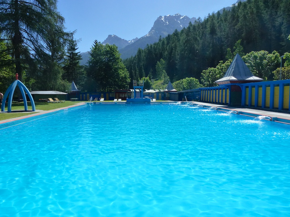 Das Schwimmbad Vulpera gehört zum Robinson Club Schweizerhof