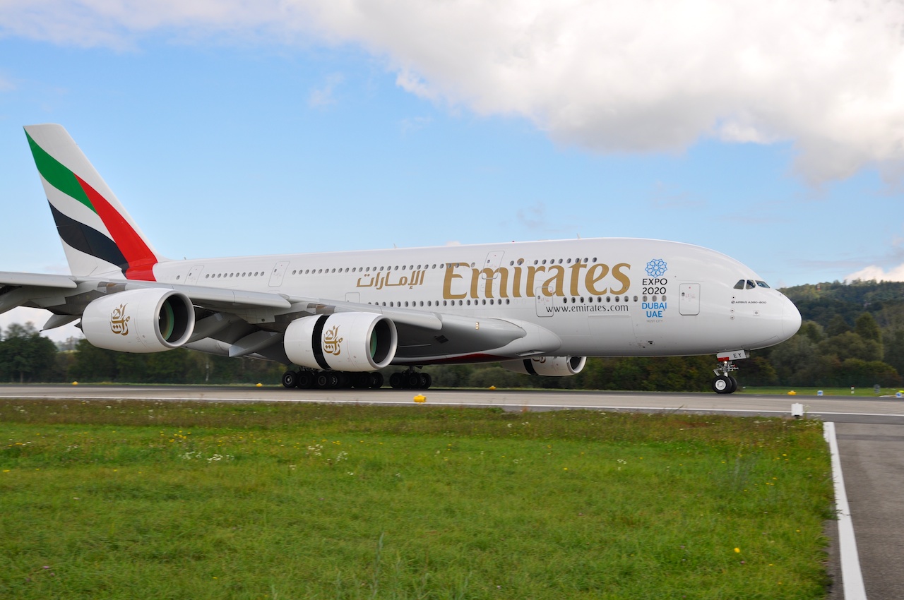 Emirates A380 bei der Landung
